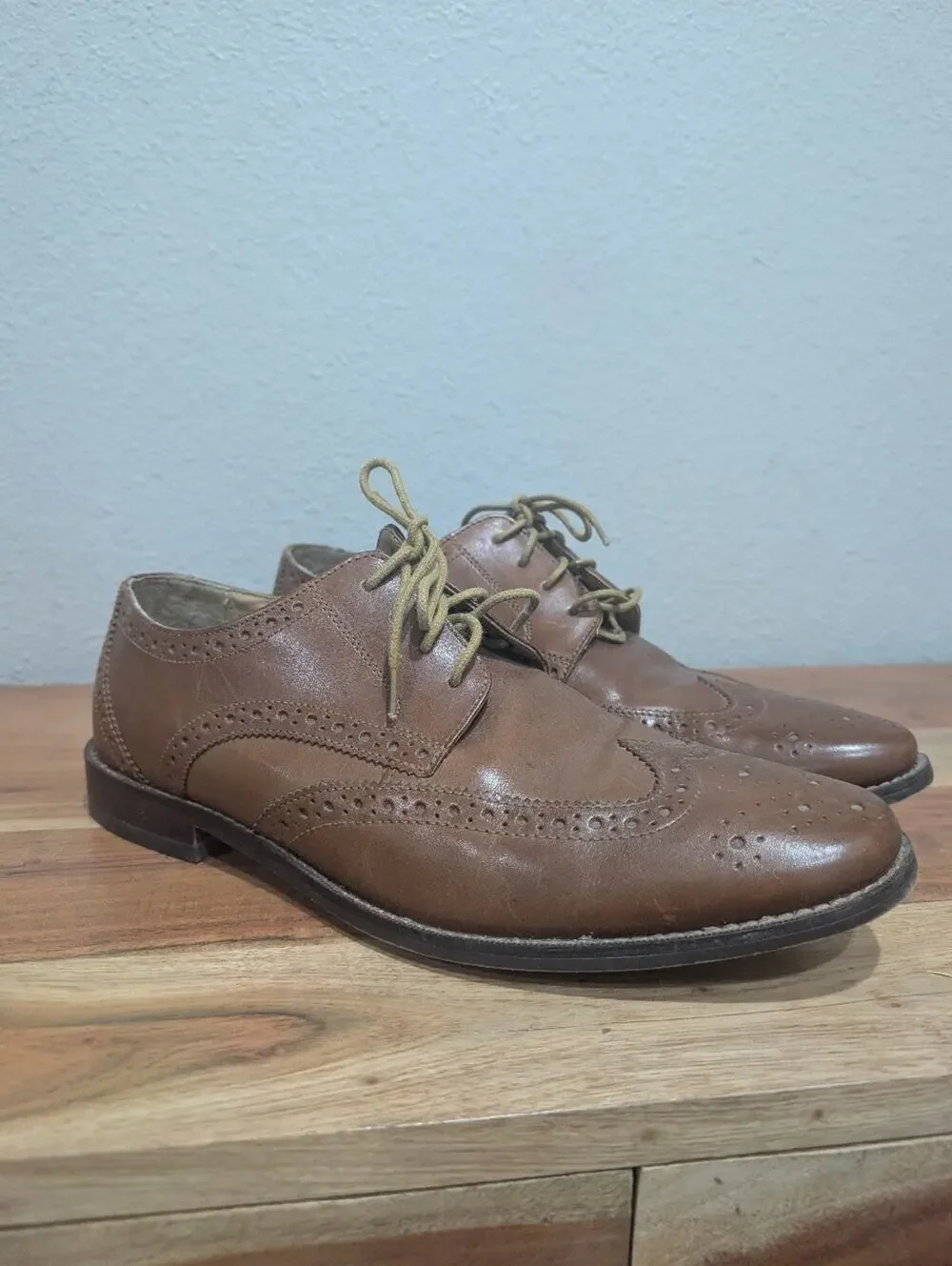 Florsheim Men’s Tan Brogue Wingtip Oxfords